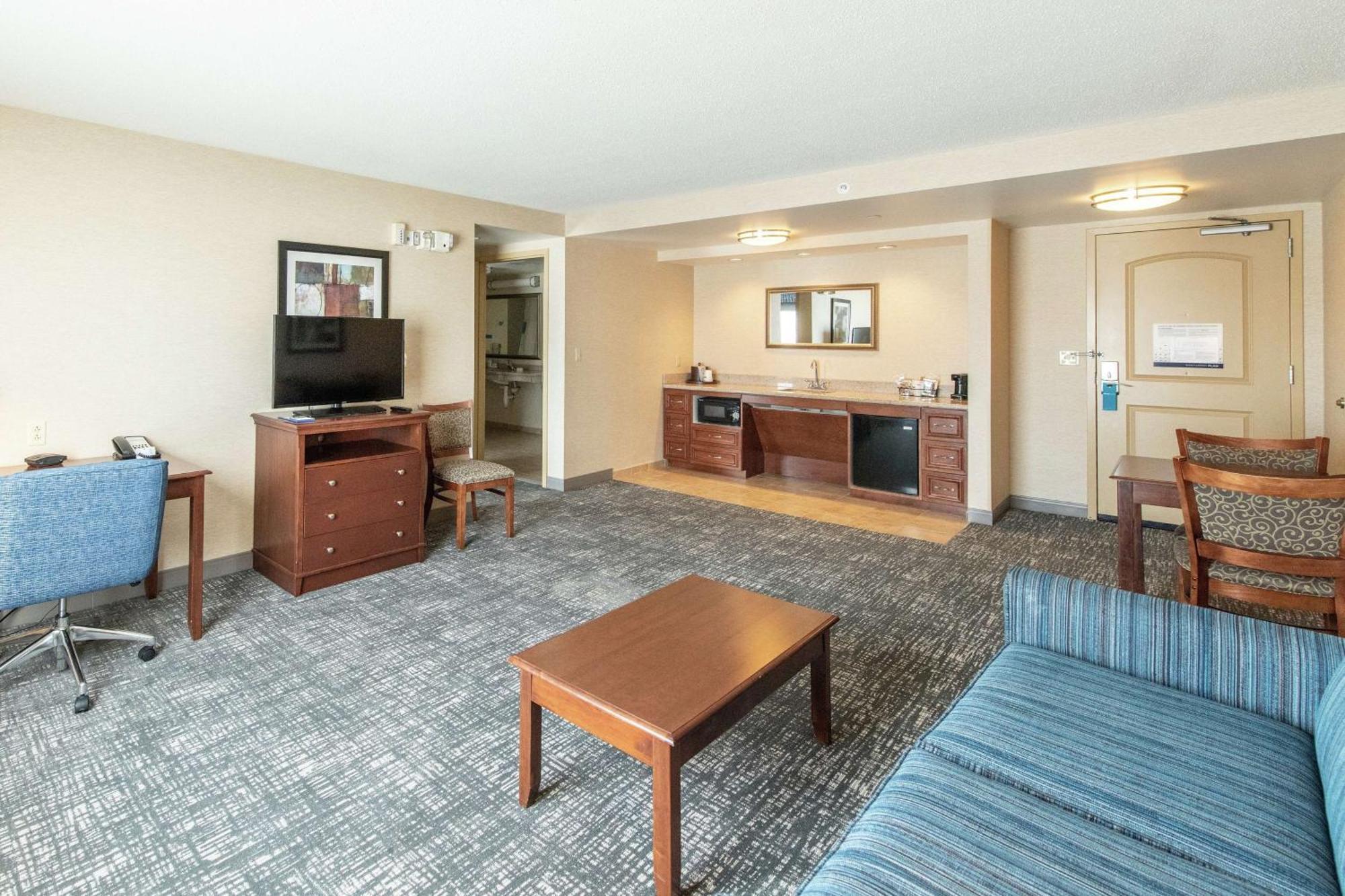 Hampton Inn Остров Преск Екстериор снимка